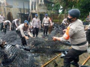 Bantu Korban Kebakaran, AKBP Darminto: Diminta, Tidak Diminta, Personel Akan Selalu Hadir di Tengah Masyarakat