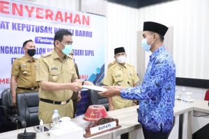 Serahkan SK CPNS, Ini Yang di Sampaikan Bupati Barru