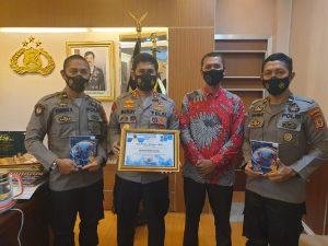 Kapolda Sulsel dapat Penghargaan
