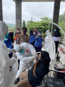 Plh Bupati Gowa Himbau Pelaku Usaha di Malino Perketat Penerapan Prokes