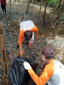 Tak Nyaman Dipandang, Lazismu Sulsel Gelar Aksi Go Clean di Ekowisata Lantebung Makassar