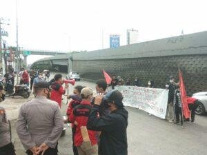 Diduga 85 Anggota DPRD Sulsel Korupsi, Puluhan Massa Seruduk Kantor Kejati