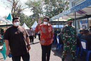 Bersama Forkopimda, Bupati Barru Pantau Vaksinasi Massal