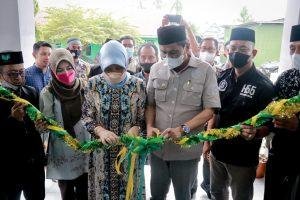 Bersama Istri Tercinta, Bupati Barru Kembali Resmikan Dua Balai Latihan Kerja