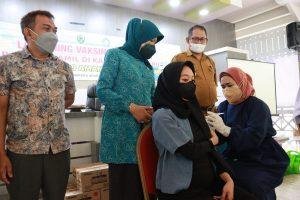 Ketua TP PKK Barru, Hasnah Syam Launching Vaksinasi C-19 Ibu Hamil