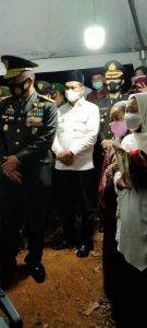 Gugur Dimedan Tugas, Bupati Barru Serahkan Bantuan Kepada Keluarga Pratu Zul Ansyari Anwar