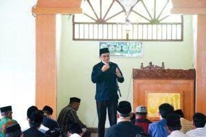 Masjid Nur Habibi Lanrae Menjadi Tempat Rutinitas Bupati Barru Shalat Jumat