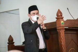 Bupati Barru Menyampaikan Kelebihan Shalat Berjamaah di Masjid Nurul Iman Labunge