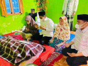 Dengar Kabar Duka, Bupati Barru dan Istri Melayat Ke Buttue Garessi