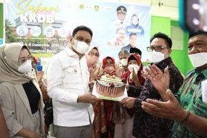 Anggota KKDB Beri Surprise ke Bupati Barru