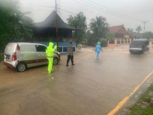 Tidak Peduli Hujan, Kapolres Barru Pantau Lokasi Banjir