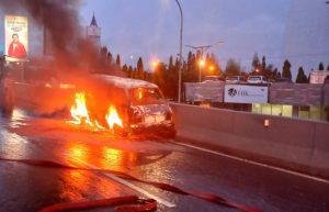 Angkot Terbakar di Flyover Makassar, AKBP Andi Kumara: Sopir dan dua orang penumpang selamat