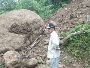 Wakil Bupati Barru Tinjau Lokasi Bencana Tanah Longsor di Desa Harapan