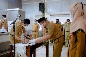 Bupati Suardi Saleh Lantik 21 Kepala UPT dan KTU Puskesmas Se Kabupaten Barru