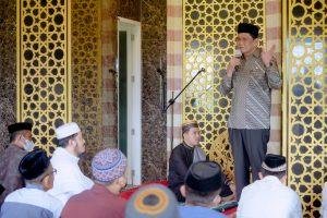 Suardi Saleh Menghimbau Kepada Jamaah Masjid Nurul Ichsan Menjaga Imun