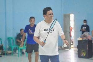 Bupati Barru Membuka Turnamen Bulu Tangkis Pimpinan