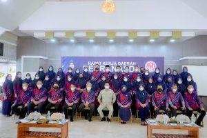 Bupati Barru Bersanding Hasna Syam Membuka Rapat Kerja Daerah Dekranasda