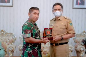 Kunjungan Orang Nomor Satu TNI Sul Sel di Rujab Kabupaten Barru