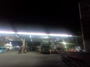 FOTO : Solar Langka Sejumlah Truk Terpaksa Antri Hingga Berjam-jam