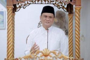 Rindu Bulan Ramadhan, Bupati Barru Dengan Tetangga Melakukan Shalat Tarwih Pertama di Masjid Terdekat