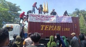 Dinilai Cekik Masyarakat, Mahasiswa Barru “Kirim Surat” Lewat Aksi Unras