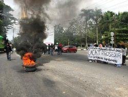 Tuntut Keganjalan Beasiswa, Aliansi Mahasiswa Barru Gelar Aksi Unjuk Rasa
