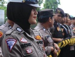 Polwan Cantik Kawal Aksi Damai di PLTU Barru