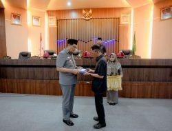 Gelar Rapat Peripurna, Bupati Barru Serahkan Ranperda Perubahan APBD ke DPRD Kab. Barru