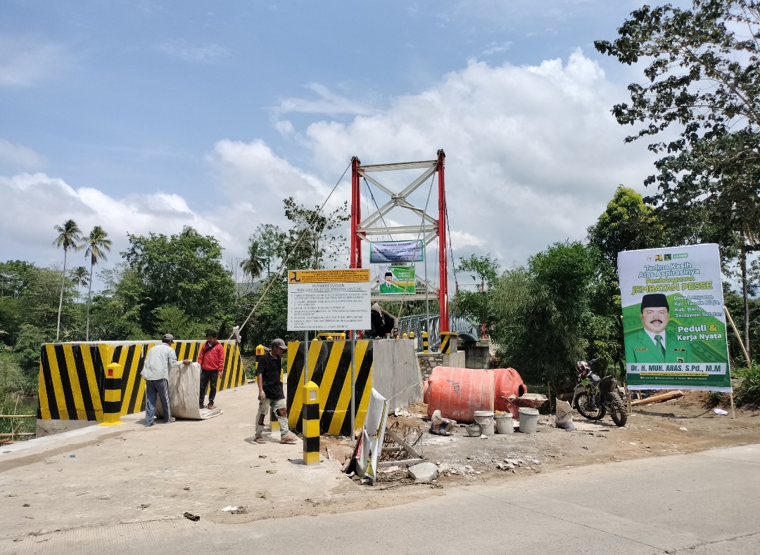 Kondisi Jembatan Gantung Pesse, Kel. Lompo tengah, Kec. Tanete Riaja, Kab. Barru, Sulsel, Rabu 28 November 2023.