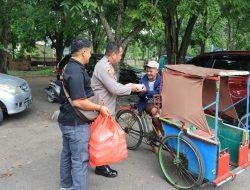 Bersama Kapolres Barru, Mata Jurnalis News Berbagi di HUT ke-3 Tahun