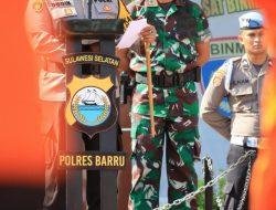 Bersama Dandim, Kapolres Barru Pimpin Gelar Pasukan Operasi Lilin 2023