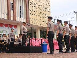 Kapolres AKBP Dodik Pimpin Upacara Kenaikan Pangkat 36 Personil Polres Barru 