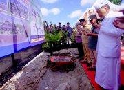 Kapolres AKBP Dodik Melakukan Peletakan Batu Pertama Masjid Raya Barru