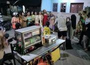 Bangunin Sahur, Pemuda Ikrab Gunakan Kostum Banci Keliling Kampung