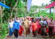 Didampingi Dokter Ulfah Bupati Suardi Saleh Hadiri Pesta Panen Adat Paenge Masyarakat di Dusun Birue