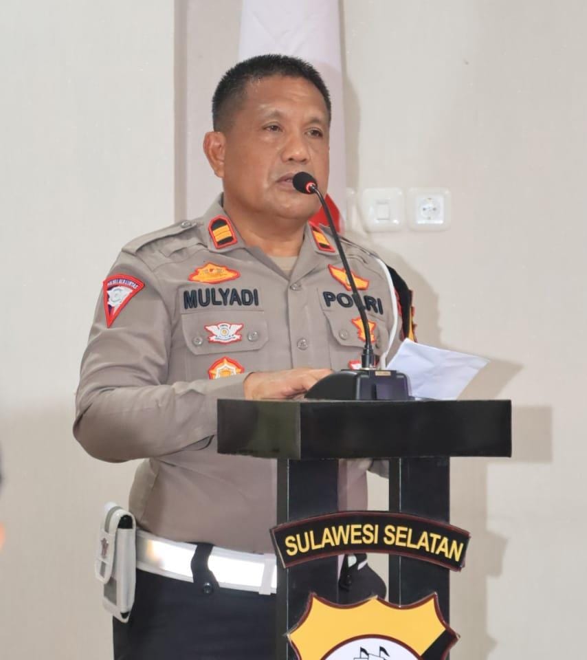 Bersama 4 Pilar Kasat Lantas Polres Barru Beri Pelayanan Prima Bagi Masyarakat