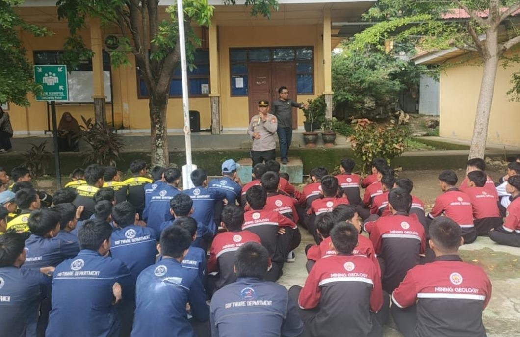 Cegah Tawuran Antar Pelajar, Kapolsek Balusu Sambangi SMKN 5 Barru