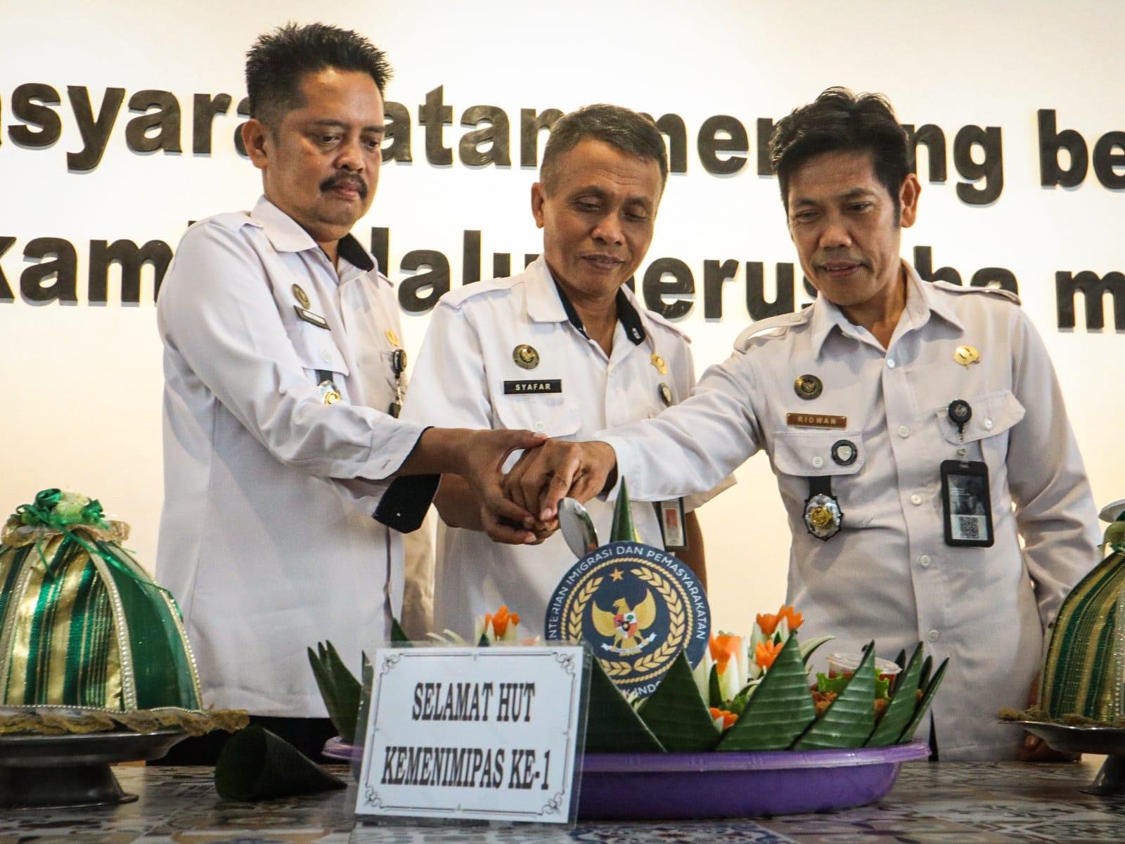 Satu Langkah, Satu Semangat: Rutan Barru Peringati Hari Bakti Imigrasi dan Pemasyarakatan