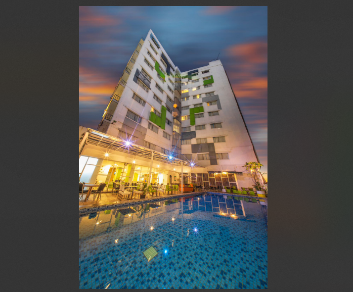 Whiz Prime Hotel Hasanuddin Makassar Rayakan Pergantian Tahun dengan “LIGHT & CHEER 2026”