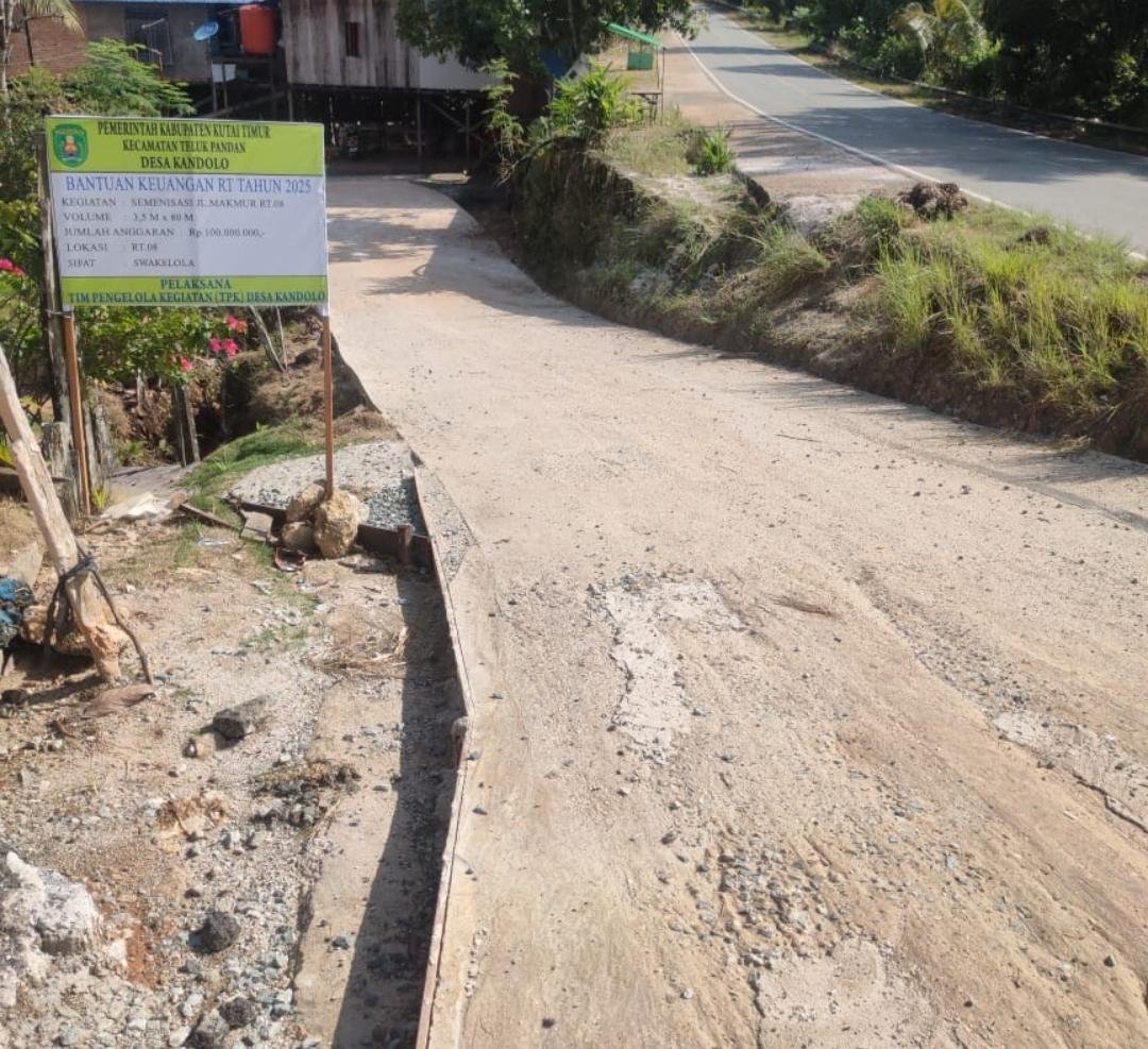 Warga Protes, Proyek Jalan Semenisasi di Kutim Diduga Dikerjakan Asal-Asalan