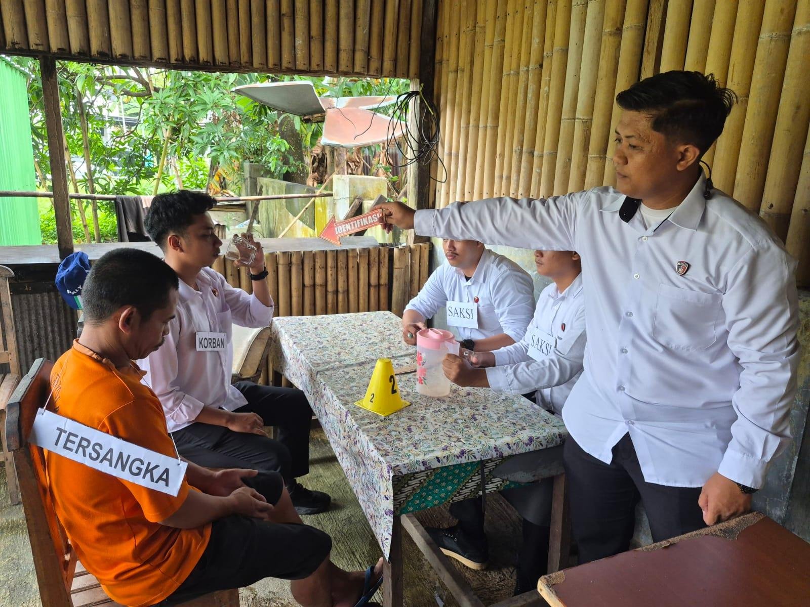 Satreskrim Polres Barru Rekontruksi Kasus Penganiayaan Parang, Pelaku Peragakan 10 Adegan