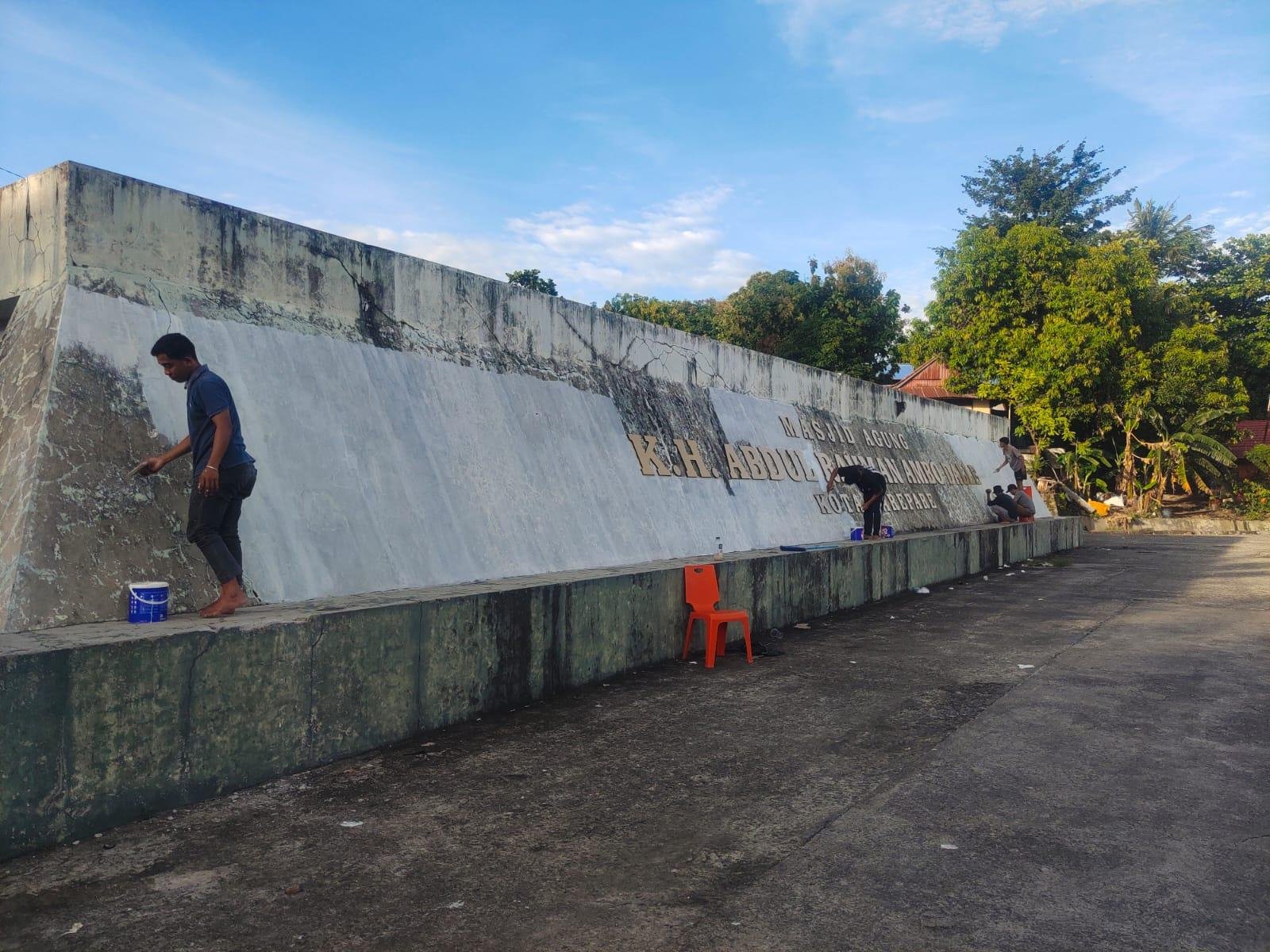 Di Bawah Komando Sekda, ASN Pemkot Parepare Benahi Masjid Agung Abdurrahman Ambo Dalle