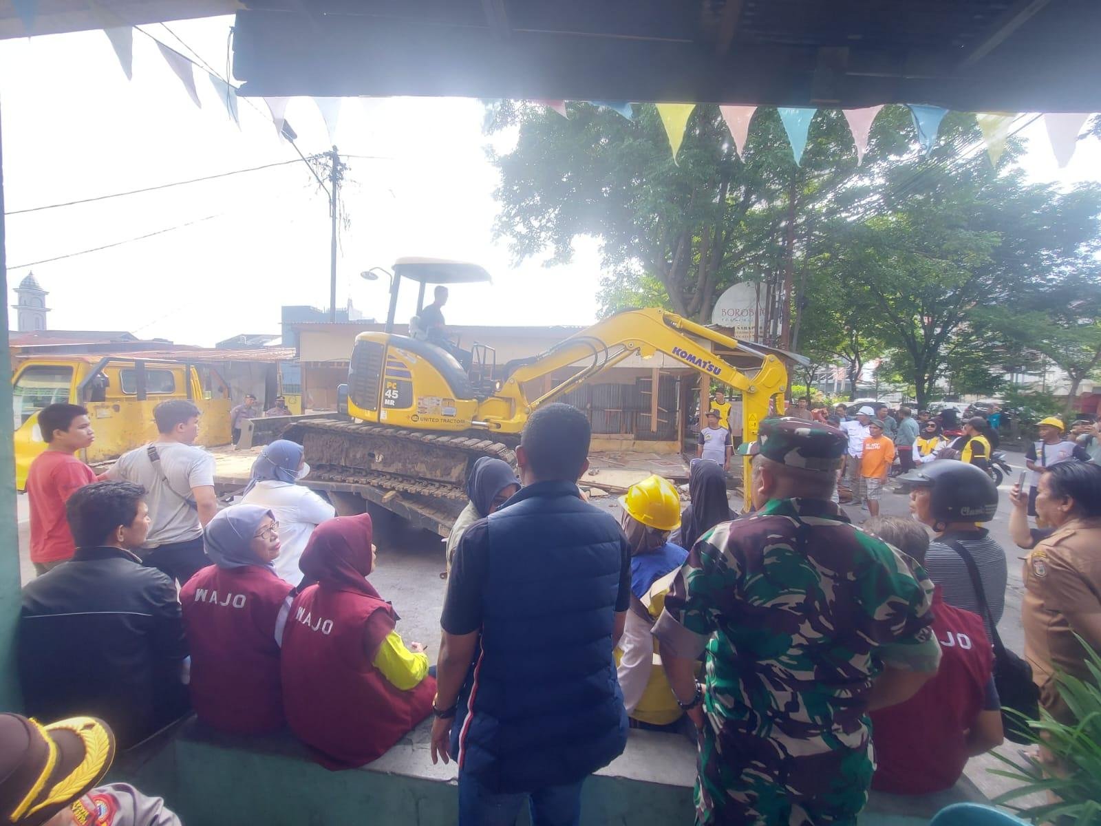 Penertiban 15 PKL di Perempatan Tentara Pelajar–Sarappo, Pemkot Makassar Tegaskan Komitmen Tata Ruang Publik