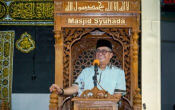 Wabup Abustan Safari Ramadan di Masjid Syuhada Lalabata, Serahkan Bantuan dan Ajak Perkuat Ukhuwah