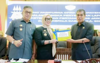 Serahkan LKPJ 2025, Bupati Barru Wajibkan Pimpinan OPD Hadir dalam Pembahasan DPRD