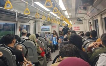 Arus Balik Lebaran 2026 Membludak di Stasiun Barru, Tiket KA Tujuan Mandai Ludes Terjual