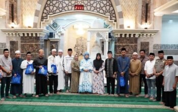 Ivan Kalalembang Dampingi Aliyah Mustika Ilham Dalam Safari Ramadhan Di Kecamatan Wajo