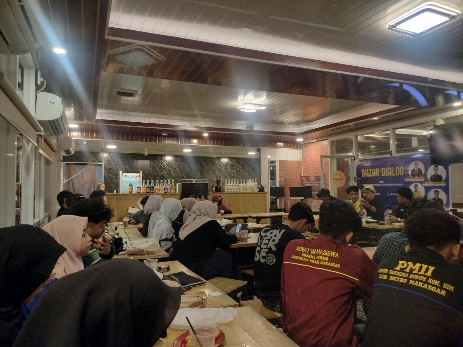 Dialoq Mahasiswa Unhas: Antara Memberi Keadilan atau Melindungi Kejahatan