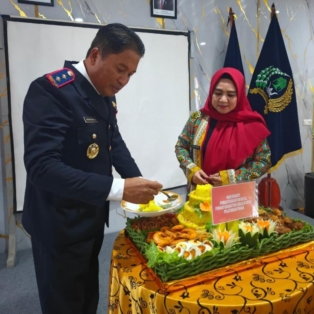 Peringati HBP ke-62, Rutan Barru Bantu Keluarga Warga Binaan Lewat Gerobak Usaha