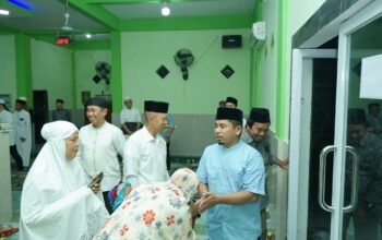 Safari Ramadan Pemkot Parepare Berlanjut, Tasming Hamid Serahkan Bantuan ke Masjid Ni’matul Asri
